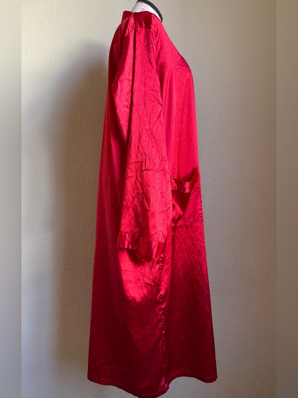 PLAYBOY Red Satin Robe - Picture 5 of 6